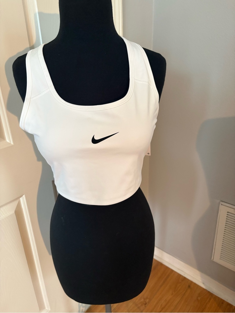 Nike White and Black Cropped Athletic Sports Bra Sz XL